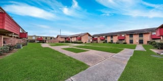 Pelican Pointe Gallery 17