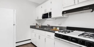 500 West Belmont Gallery 12