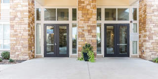 Senior Housing - Emory Senior Living Apartments Gallery 40