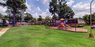 Luxe at Raleigh Apartments Gallery 34