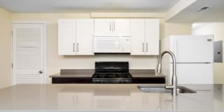 2006 Walnut St Gallery 2