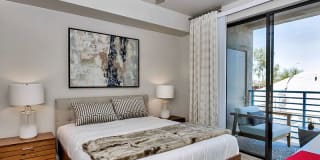 The Curve at Melrose Gallery 10