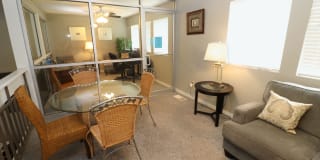 Alexis Park Gallery 27