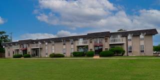 Embassy West Apartments Gallery 19