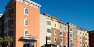 College Suites at City Station South - Student Housing Gallery 18