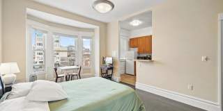 The Cornelia Suites Gallery 18