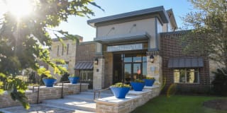 Raleigh House Apartments Gallery 13