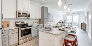 Venice Isles Luxury Apartments Gallery 1