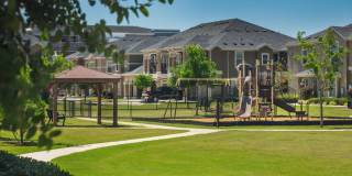 Avenues at Creekside Gallery 36