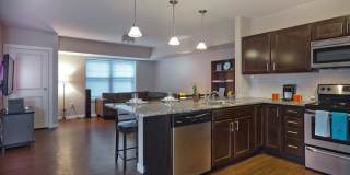West Grand Avenue - Student Housing Gallery 5