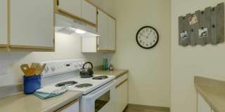 Sunfield Lakes Apartments Gallery 24