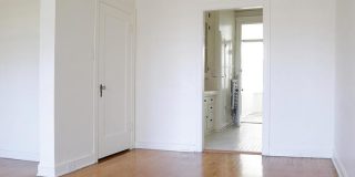 The Kensington Gallery 18