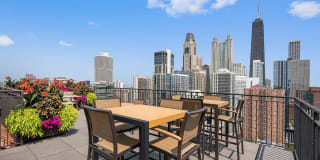 100 West Chestnut Apartments Gallery 25