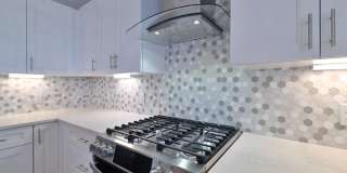 The Moderne Gallery 6