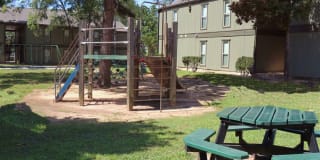 Seasons Apartments Gallery 9