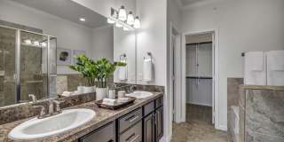 Avenues at Creekside Gallery 53