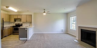 Creekside Village Apartments Gallery 3