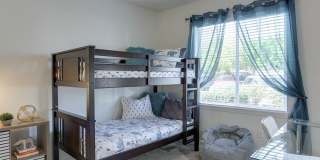 Sunfield Lakes Apartments Gallery 16
