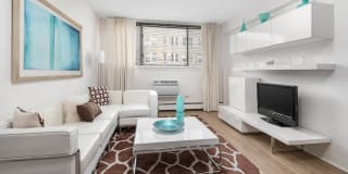 500 West Belmont Gallery 20