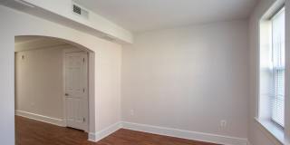 Colonial Village Apartments Gallery 8