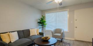 Water's Edge Apartments Gallery 11