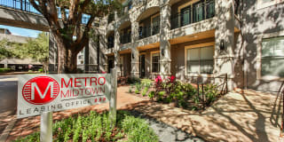 Metro Midtown Gallery 28