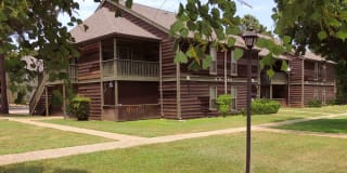 Seasons Apartments Gallery 1