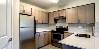 Creekside Village Apartments Gallery 1