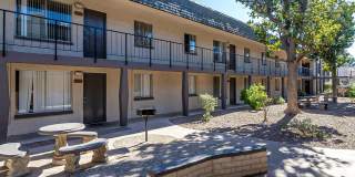 Water's Edge Apartments Gallery 8