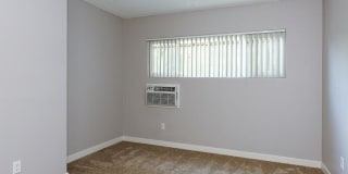 Luxe at Burbank Gallery 8