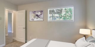 Creekside Village Apartments Gallery 13