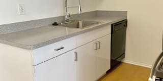 Metropolitan Lafayette Apartments Gallery 2