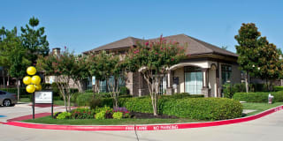 Estate Villas at Krum Gallery 71