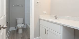 Glenlake Village Apartments Gallery 20