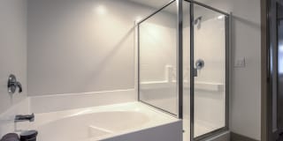 Living at Santa Monica Gallery 13
