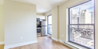 Walnut Square Gallery 4