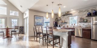 Lexington Place II Gallery 20