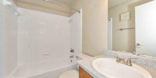 Oak Meadow Apartments Gallery 17