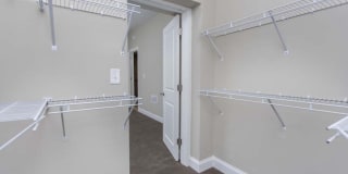 Colonial Apartments Gallery 11