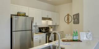 Sunfield Lakes Apartments Gallery 8
