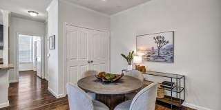 Avenues at Creekside Gallery 37