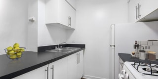 537 West Melrose Gallery 21