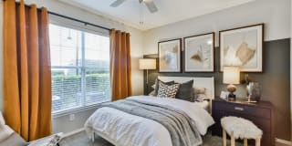 Metro Midtown Gallery 11