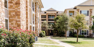 Senior Housing - Emory Senior Living Apartments Gallery 36