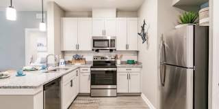 Vantage Apartments Gallery 1