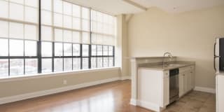 600 on Broad Gallery 16