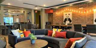 RiverHaus Gallery 18