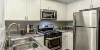 Village Oaks-CA Gallery 3
