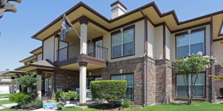 Estate Villas at Krum Gallery 67