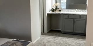 Lakeview Gallery 5